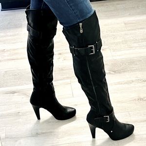 Thigh high boots - BRAND NEW, NEVER WORN! - Size 9 - Black Leather - G by Guess